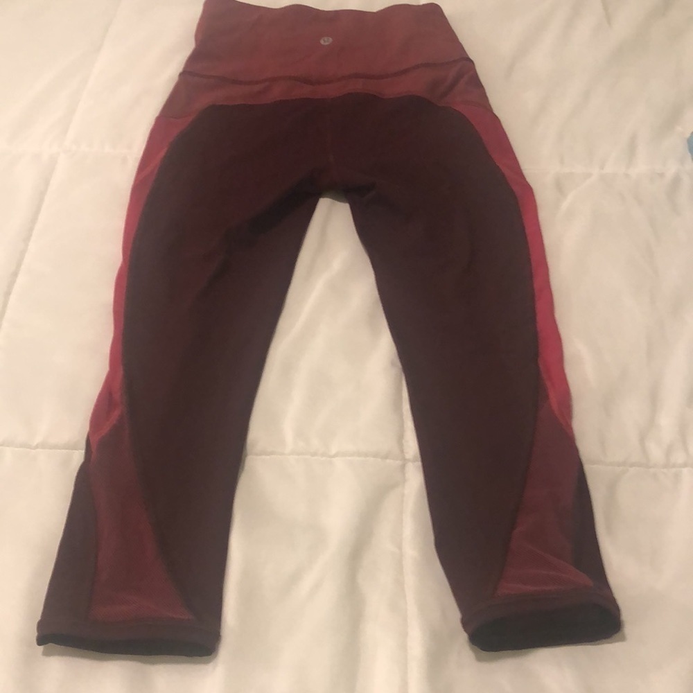 Lululemon Capri leggings in mesh mauves maroon - Picture 7 of 10